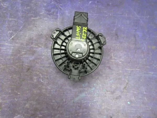 Мотор печки Suzuki Swift ZC72S