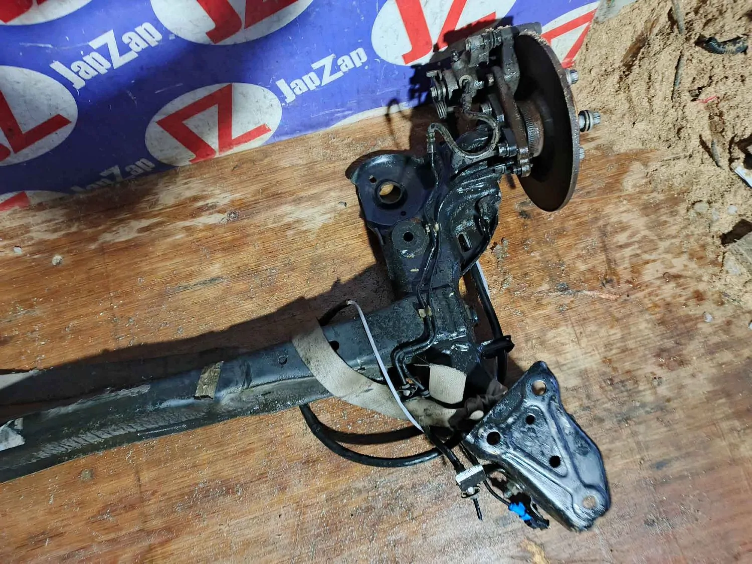 Балка поперечная Peugeot 208 A9