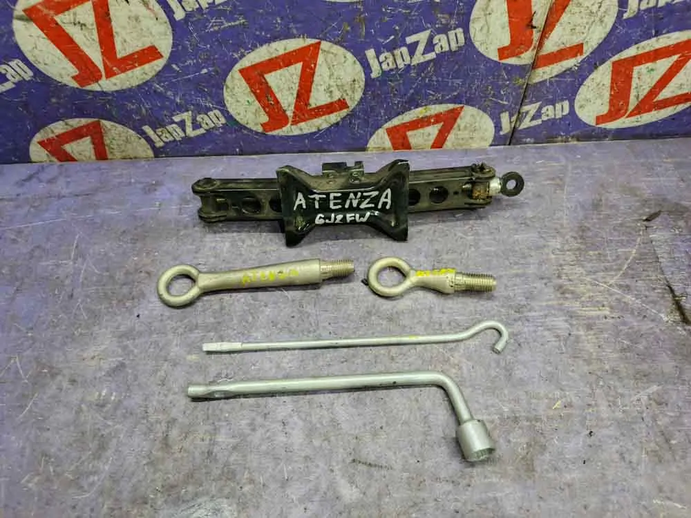 Домкрат для легкового автомобиля