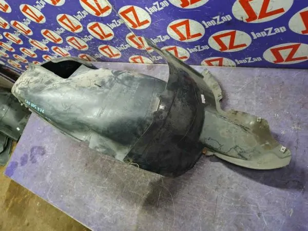 Подкрылок Volkswagen Golf 5K1