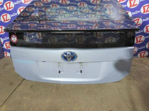 Дверь багажника Toyota Prius ZVW30
