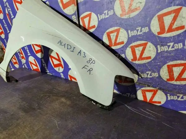 Крыло переднее Audi A3 8P