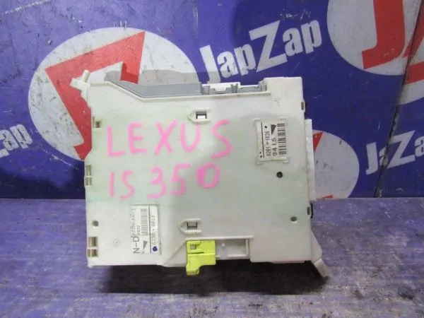 Блок предохранителей, реле Lexus IS GSE21