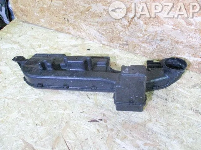 Воздухозаборник двигателя для Mazda Premacy  CP  FP       Воздухозаборник двигателя для Mazda Premacy CP  FP