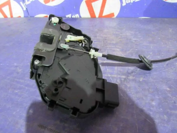 Замок двери Land Rover Discovery L319