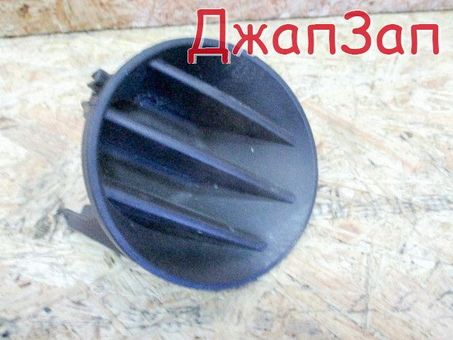Заглушка бампера для Toyota Raum NCZ25  1NZ-FE  перед право   