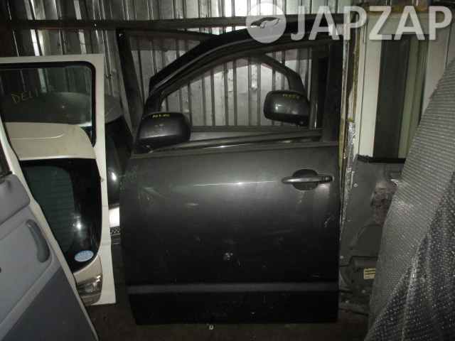 Дверь для Toyota Voxy AZR60    перед лево   Черный
