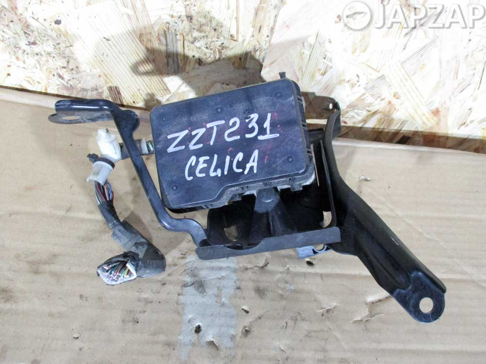Блок abs для Toyota Celica ZZT231  2ZZ-GE     4451020340 