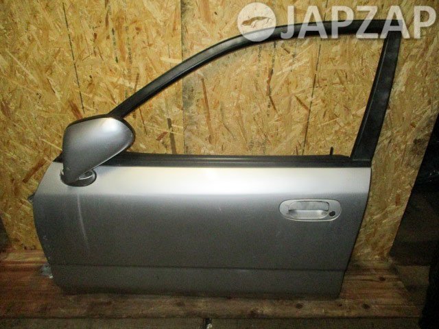 Дверь боковая для Mitsubishi Carisma DA2A  4G93      Серебро