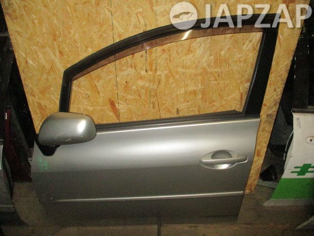 Дверь для Toyota Auris NZE154  1NZ-FE  перед лево   Серебро