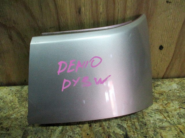 Накладка под фонарь для Mazda Demio DY DY3W DY5W    зад право   
