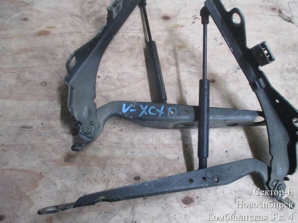 Петля капота для Volvo XC70         