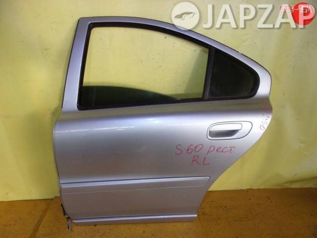 Дверь для Volvo S60         