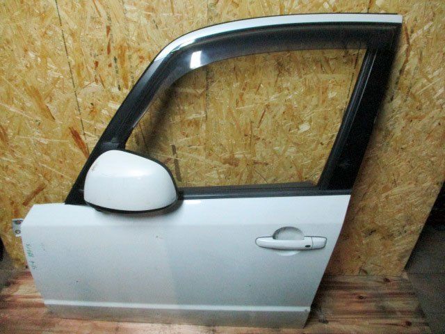 Дверь боковая для Suzuki SX4         Белый