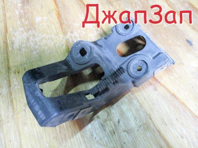 Кронштейн крепления бампера для Audi A4 B6 8EC 8E5       8e0853921 
