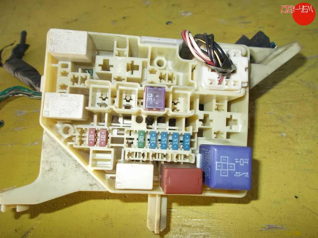 Предохранители пробокс. Блок реле Тойота Пробокс. Блоки предохранителей Toyota Harrier 1998. Блок предохранителей Тойота Ноах. Блок предохранителей Тойота Харриер 1998.