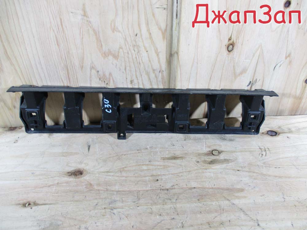 Кронштейн крепления бампера для Volvo C30 MK38  B5244S     30657221 