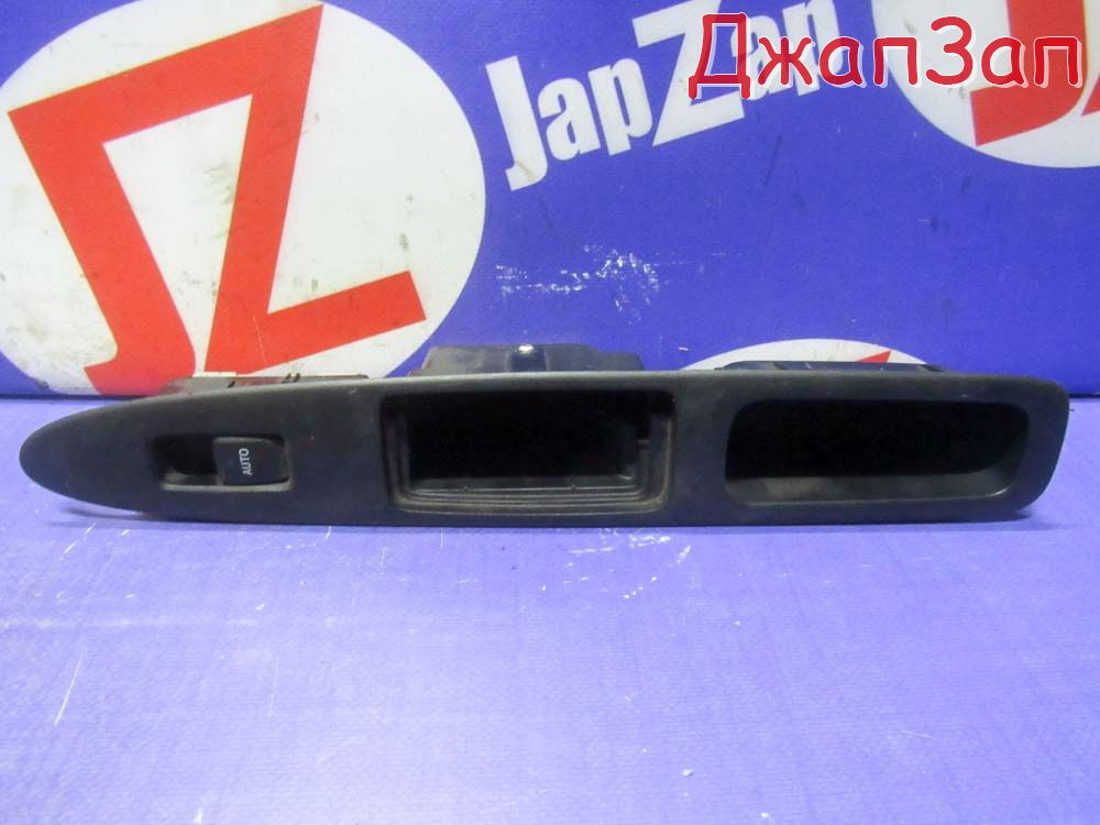 Кнопка стеклоподъемника для Toyota Ipsum ACM21  2AZ-FE      