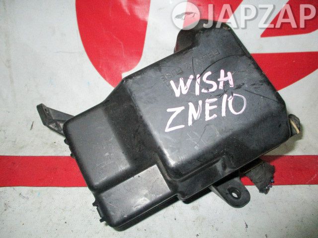 Блок предохранителей для Toyota Wish ZNE10  1ZZ-FE      