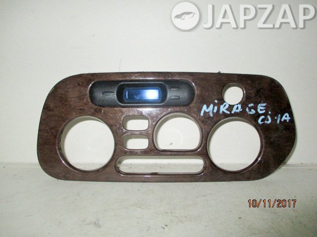 Пластик салона для Mitsubishi Mirage CJ CJ1A CJ2A CJ4A CL2A        
