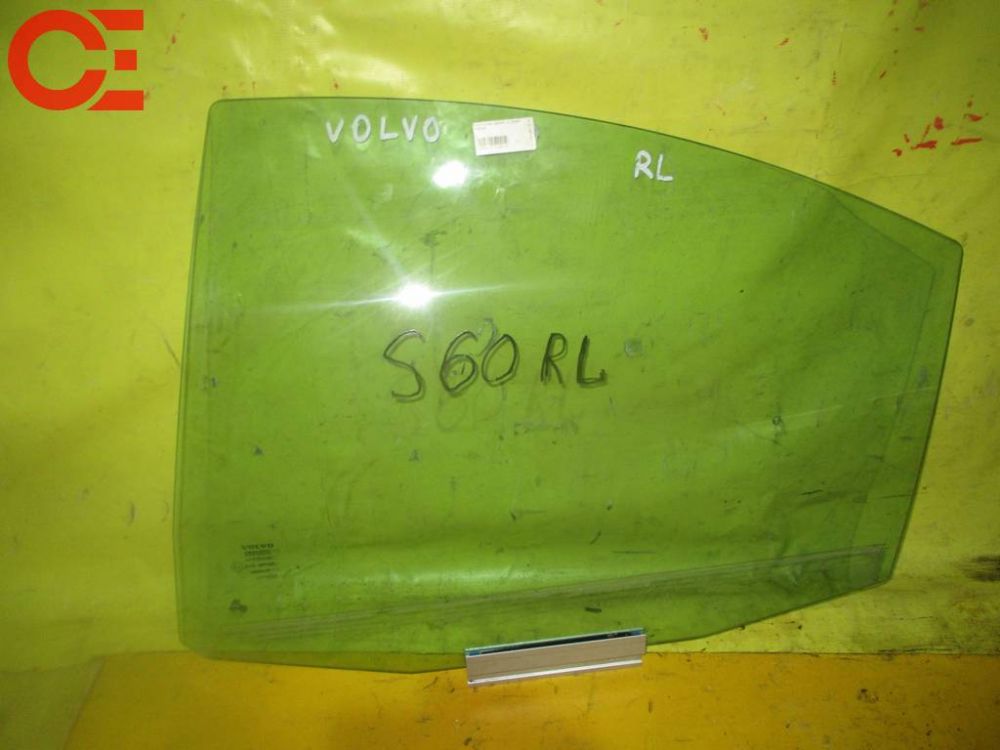 Стекло для Volvo S60         