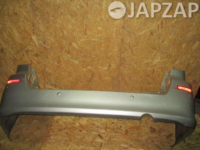 Бампер задний для Toyota Alphard ANH10  2AZ-FE      Серебро