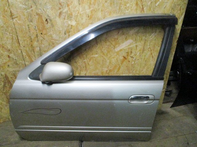 Дверь боковая для Nissan Sunny FNB15        Серебро