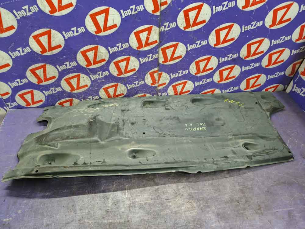 Защита двигателя для Volkswagen Sharan 7N1  CAV  зад лево  7n0825201a 