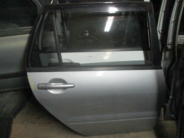 Дверь для Mitsubishi Cedia CS    зад право   Серебро