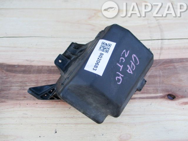Блок предохранителей для Toyota Opa ZCT10  1ZZ-FE      