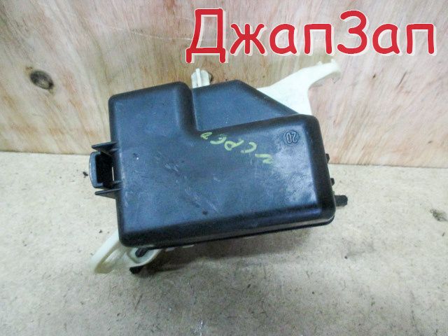 Блок предохранителей для Toyota Ist NCP60 NCP61 NCP65  2NZ-FE  перед    