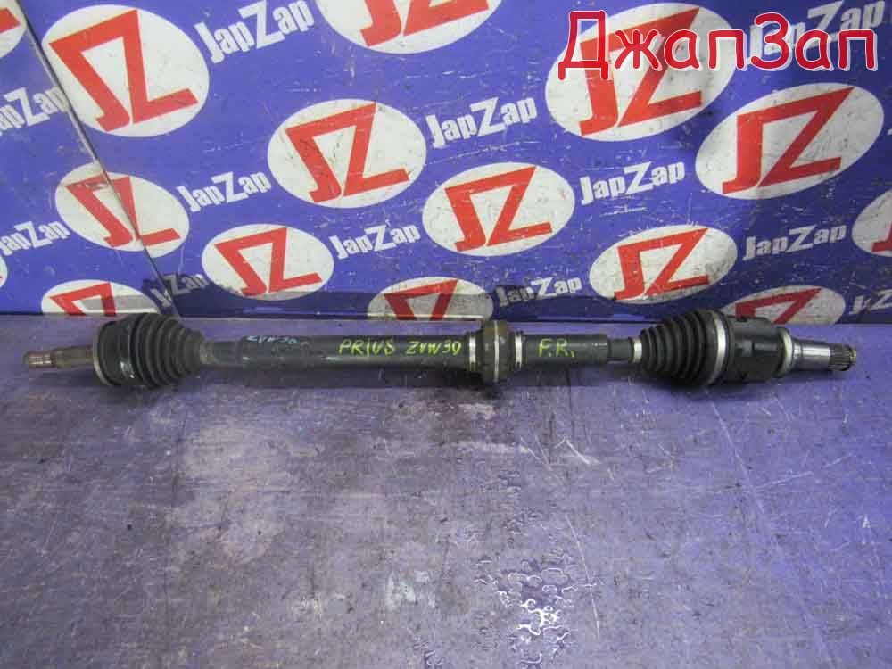 Привод для Toyota Prius ZVW30  2ZR-FXE  перед право   