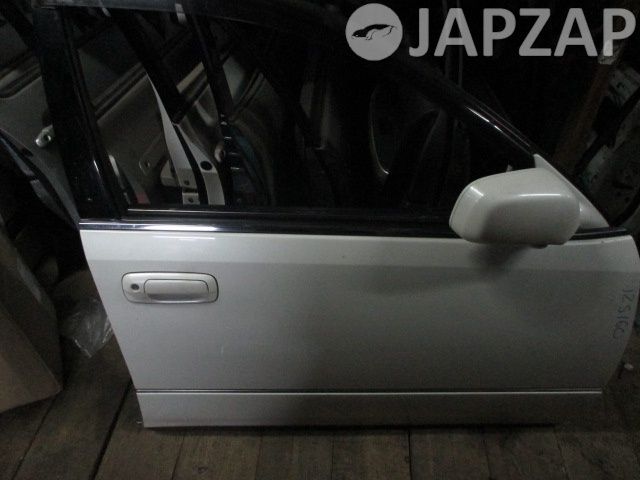 Дверь для Toyota Aristo JZS160  2JZ-GE  перед право   Белый