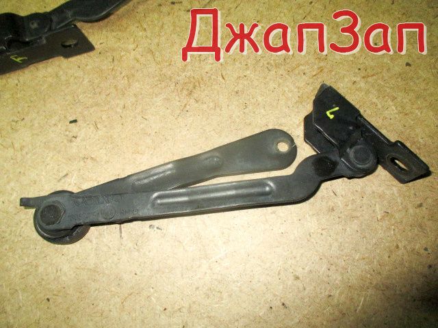 Кронштейн задней двери для Volvo XC90 C_59  B5254T2  зад    