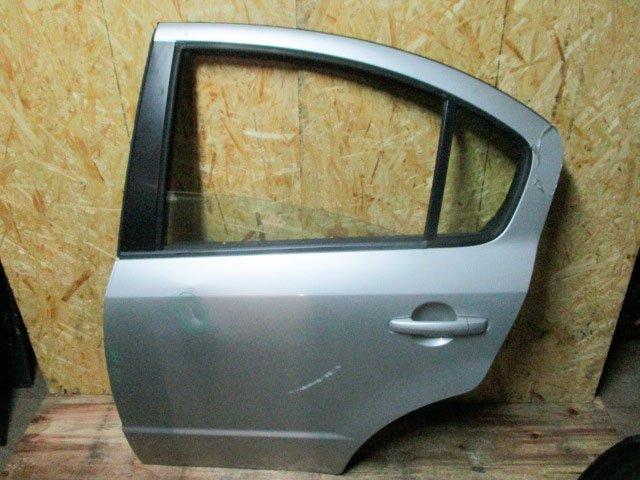 Дверь боковая для Suzuki SX4         Серебро