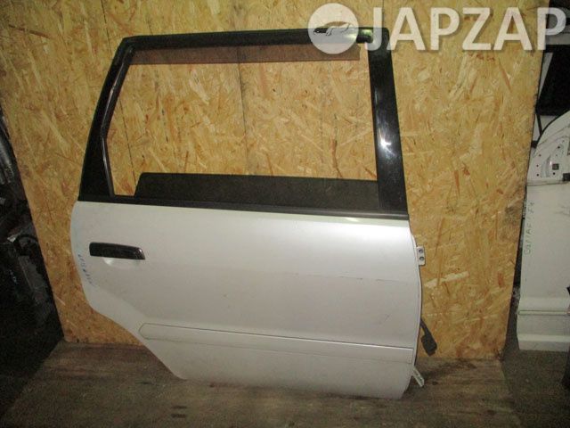 Дверь боковая для Mitsubishi Chariot Grandis N84W  4G64      Белый