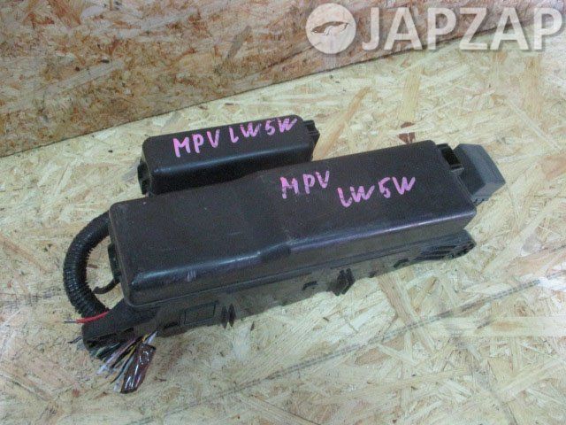 Блок предохранителей для Mazda MPV LW5W  GY      