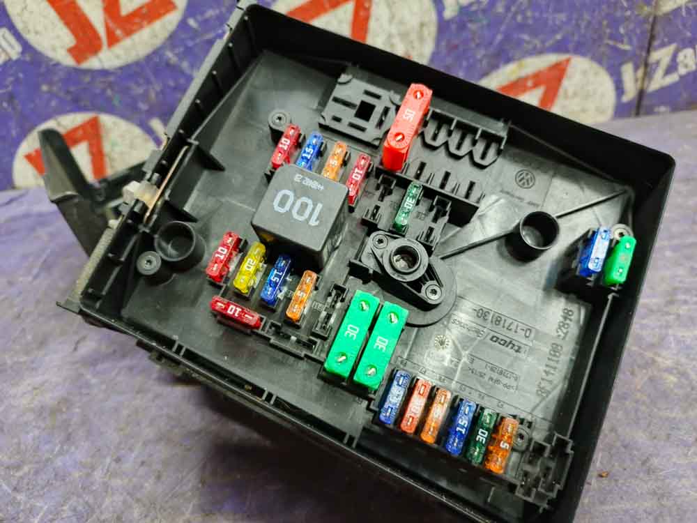 Блок предохранителей, реле для Volkswagen Touran 1T2  CAV     8f141108 