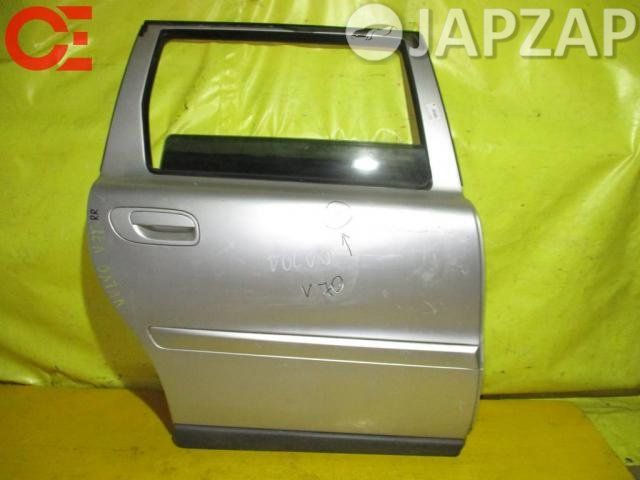 Дверь для Volvo V70         