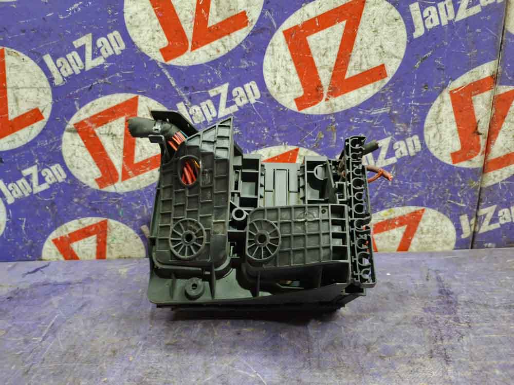 Блок предохранителей, реле для Volkswagen Touran 1T2  CAV     8f141108 