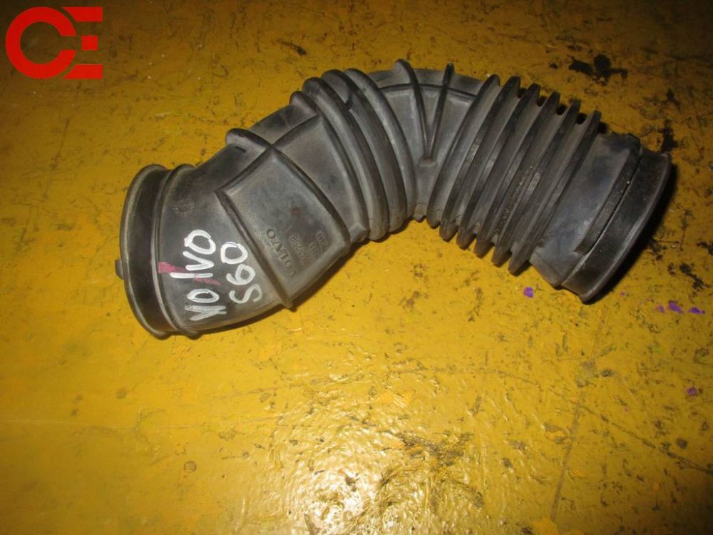 Патрубок воздушн.фильтра для Volvo S60         