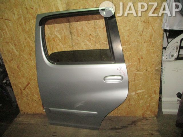 Дверь боковая для Toyota Funcargo NCP20  2NZ-FE      Серебро