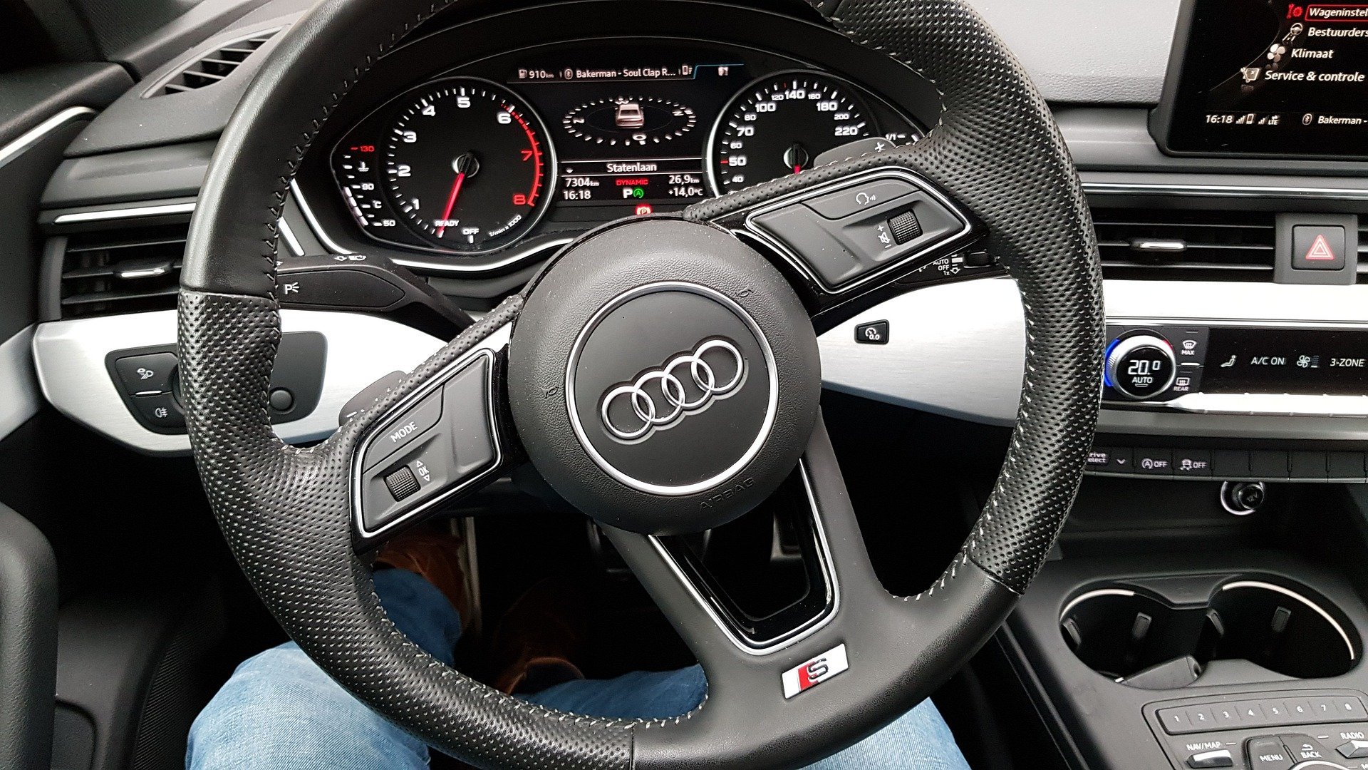 Audi A4 интерьер Audi A4 интерьер