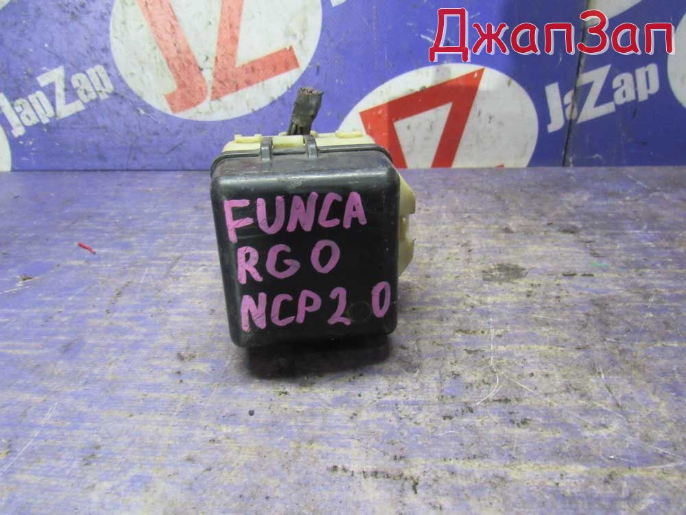 Блок предохранителей, реле для Toyota Funcargo NCP20  2NZ-FE      